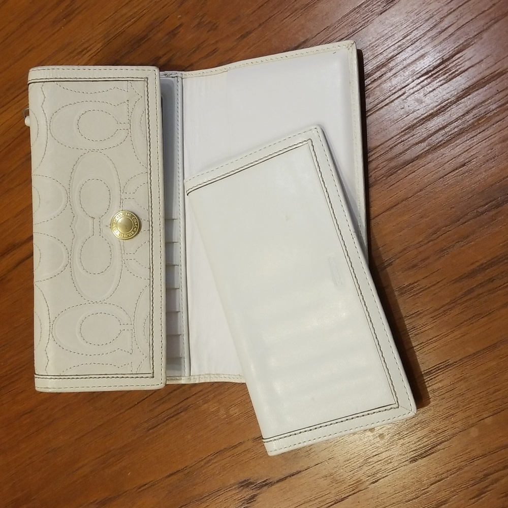 Coach Wallet - Picture 7 of 9